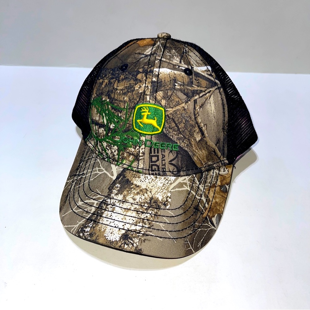 John Deere Women's Evolve & Elude Strap back Hat/Cap Camo NWOT PINKISH/PURPLE